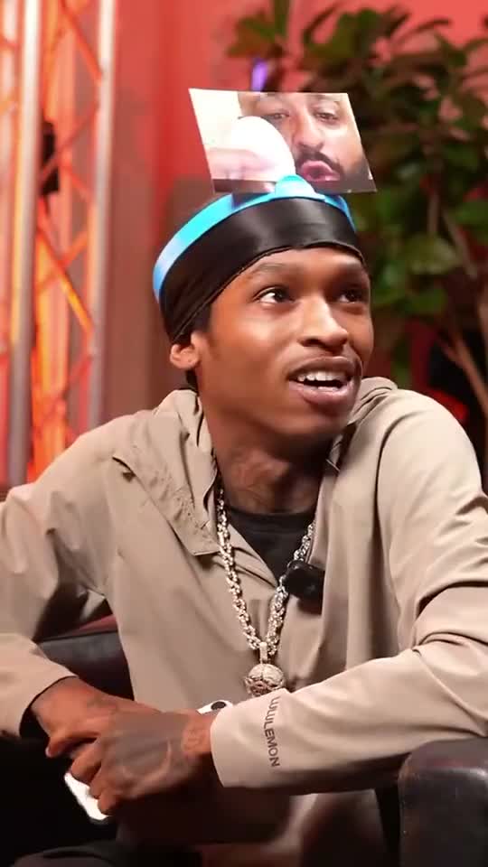 An interview in the Dumblit studio